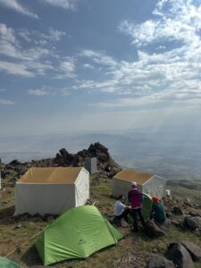 5.137 metre aĞri daĞi zİrvesİ 🏔️camadan sporcumuz alla elfallah, 5.137 metre yüksekliğindeki (10)