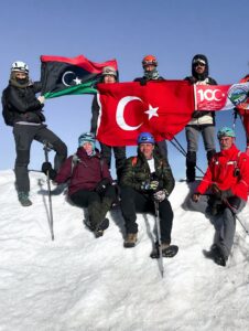 5.137 metre aĞri daĞi zİrvesİ 🏔️camadan sporcumuz alla elfallah, 5.137 metre yüksekliğindeki (13)
